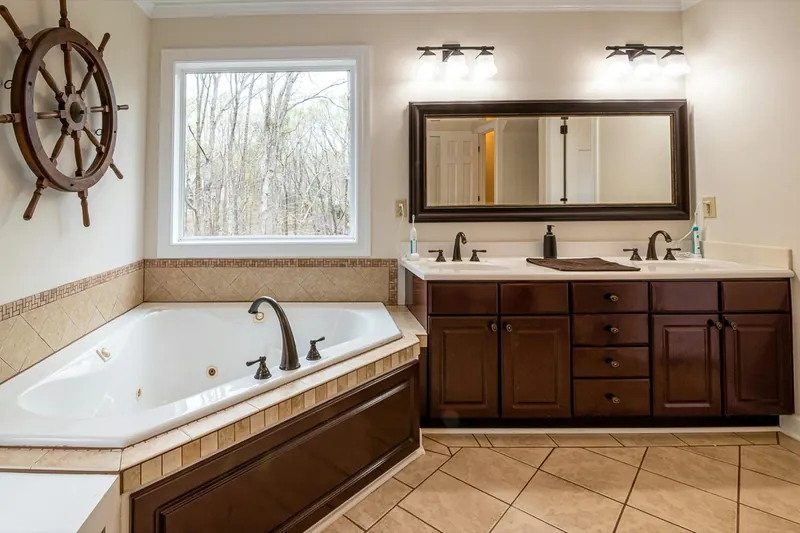 Floating timber vanity Clyde North