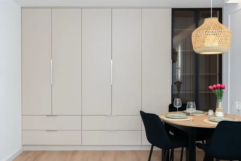 Built-in shelving living room Hallam
